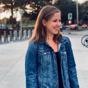 Meet your Posher, Elly